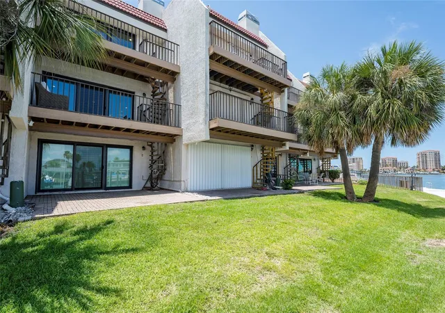 Homes for sale in Clearwater Beach, FL | 218 Skiff Pt, Clearwater Beach, FL 33767 | MLS# TB8520037