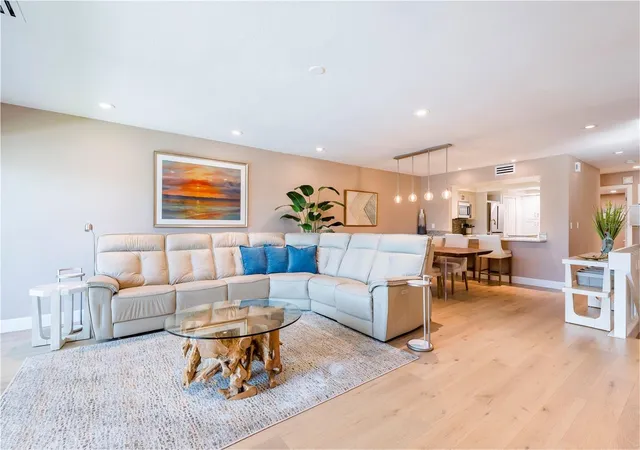 Homes for sale in Clearwater Beach, FL | 218 Skiff Pt, Clearwater Beach, FL 33767 | MLS# TB8520037