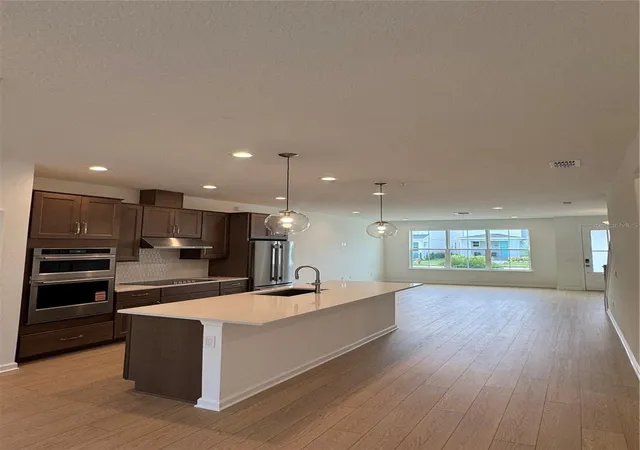 4th image of 1868 Crowncrest Drs, Apopka, FL 32703 | MLS# O6417536