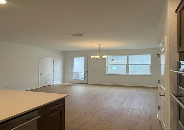 5th image of 1868 Crowncrest Drs, Apopka, FL 32703 | MLS# O6417536