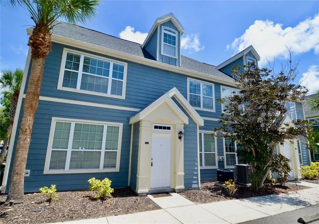 Photo 1 of Townhouse for sale at 5621 Bidwell Pkwy #202, Sarasota, FL 34233 | MLS# A4697287 | Listing updated on 2026-09-08