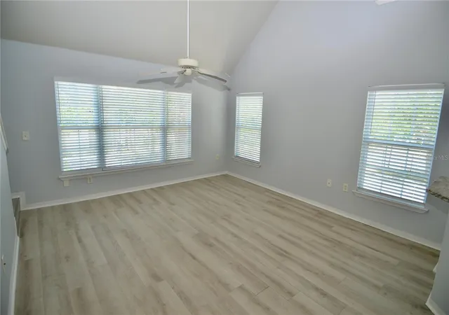 Photo 4 of Townhouse for sale at 5621 Bidwell Pkwy #202, Sarasota, FL 34233 | MLS# A4697287 | Listing updated on 2026-09-08