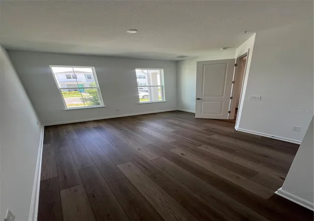 4th image of 1872 Crowncrest Dr, Apopka, FL 32703 | MLS# O6417537