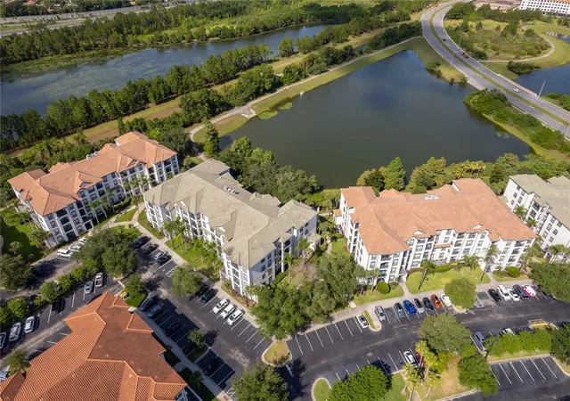 Listing Photo 4 - Condo for sale in building located at 4102 Breakview Dr, Orlando, FL 32819 - Unit #40203