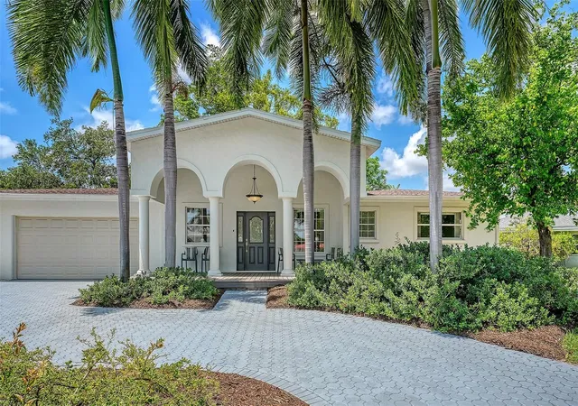Photo 3 of Single family home for sale at 2465 Foster Ln, Sarasota, FL 34239 | MLS# A4697288 | Listing updated on 2026-08-16