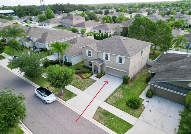 4th image of 3621 Kearsney Abbey Cir, Dover, FL 33527 | MLS# TB8520053