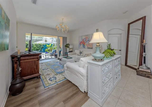 4th image of 905 Bramley Ct #9, Venice, FL 34293 | MLS# N6144741