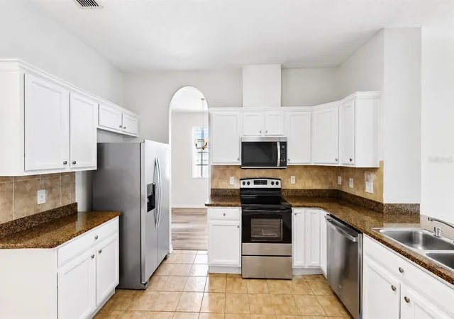 5th image of 30612 Palmerston Pl, Wesley Chapel, FL 33545 | MLS# O6417566