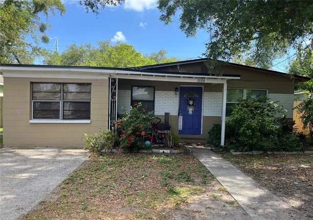 Photo 1 of Sale Pending at 3104 E Chelsea St, Tampa, FL 33610 | MLS# TB8520069 | Listing updated on 2026-08-24