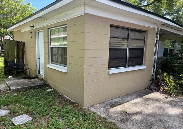 Photo 2 of Sale Pending at 3104 E Chelsea St, Tampa, FL 33610 | MLS# TB8520069 | Listing updated on 2026-08-24