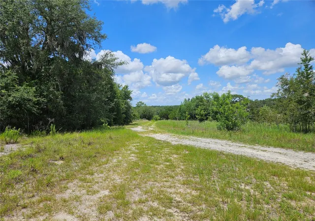 Photo 4 of Sale Pending at 3814 W Rancetta St, Dunnellon, FL 34433 | MLS# OM726801 | Listing updated on 2026-09-21