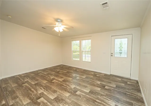 5th image of 242 Skyline Dr, Lady Lake, FL 32159 | MLS# R4911480
