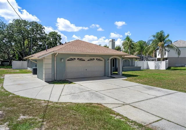 Photo 3 of Single family home for sale at 7376 Skylark Dr, Spring Hill, FL 34606 | MLS# W7886807 | Listing updated on 2026-10-01