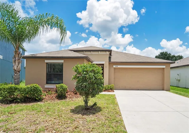 Photo 1 of Single family home for sale at 10116 Carloway Hills Dr, Wimauma, FL 33598 | MLS# O6417590 | Listing updated on 2026-09-01