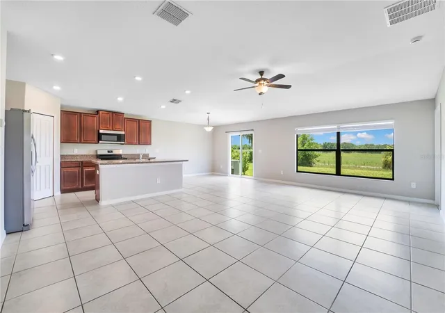 Photo 3 of Single family home for sale at 10116 Carloway Hills Dr, Wimauma, FL 33598 | MLS# O6417590 | Listing updated on 2026-09-01