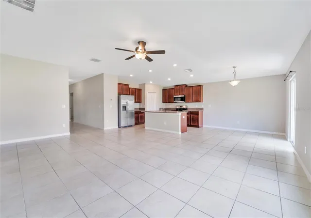 Photo 4 of Single family home for sale at 10116 Carloway Hills Dr, Wimauma, FL 33598 | MLS# O6417590 | Listing updated on 2026-09-01