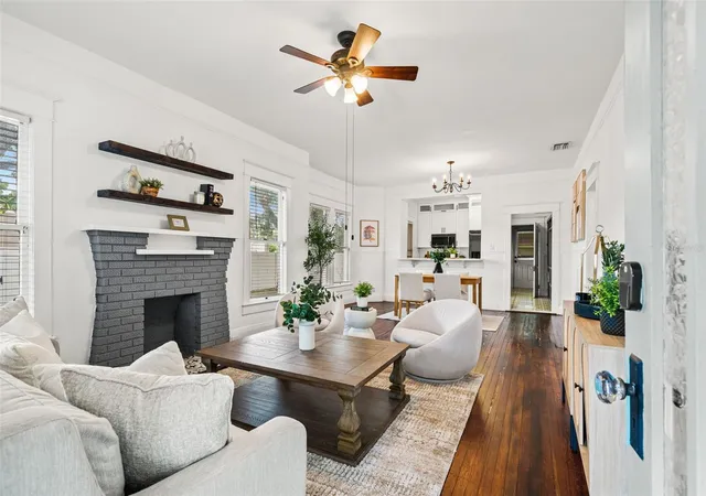 Photo 4 of Single family home for sale at 102 W North St, Tampa, FL 33604 | MLS# TB8520111 | Listing updated on 2026-08-22
