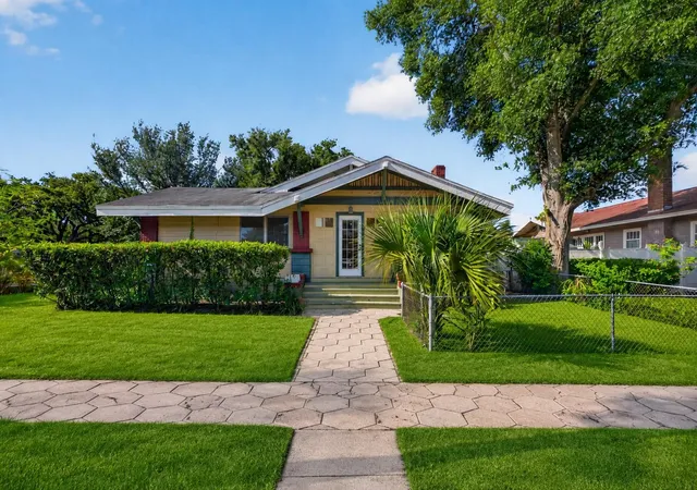 Photo 1 of Single family home for sale at 2800 2nd Avenue N, St Petersburg, FL 33713 | MLS# TB8520122 | Listing updated on 2026-08-09