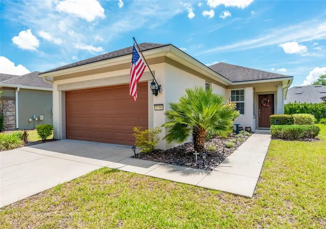 Photo 2 of Single family home for sale at 9098 Sw 70th Loop, Ocala, FL 34481 | MLS# OM726813 | Listing updated on 2026-09-25