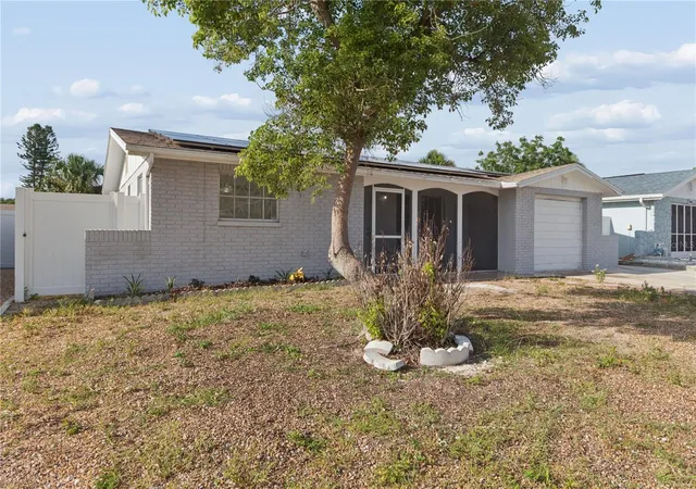 Photo 3 of Single family home for sale at 6835 Mesa Verde St, Port Richey, FL 34668 | MLS# W7886808 | Listing updated on 2026-06-17
