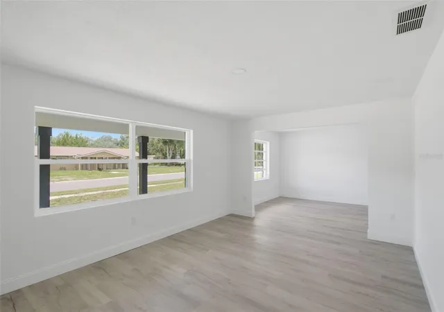 Photo 4 of Single family home for sale at 2733 Castle Oak Ave, Orlando, FL 32808 | MLS# O6417635 | Listing updated on 2026-09-26