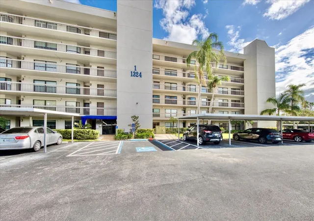 Homes for sale in South Pasadena, FL | 1324 Pasadena Ave S #204, South Pasadena, FL 33707 | MLS# TB8520147
