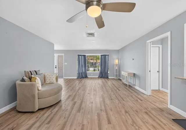 5th image of 2159 Greenbriar Blvd, Clearwater, FL 33763 | MLS# TB8520152