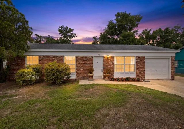 Homes for sale in Apopka, FL | 208 Avalone Dr, Apopka, FL 32703 | MLS# O6417650