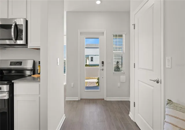 Photo 3 of Single family home for sale at 6571 Eastwood Cross Dr, Orlando, FL 32829 | MLS# O6417666 | Listing updated on 2026-06-24
