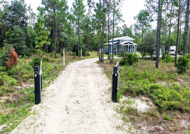 Photo 4 of Single family home for sale at 13971 SE 82nd Lane, Dunnellon, FL 34431 | MLS# OM726829 | Listing updated on 2026-09-19