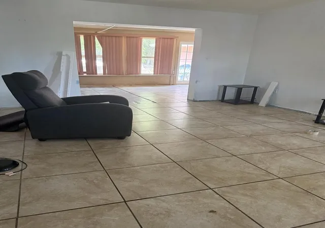 2nd image of 2509 25th Ave W, Bradenton, FL 34205 | MLS# A4697347