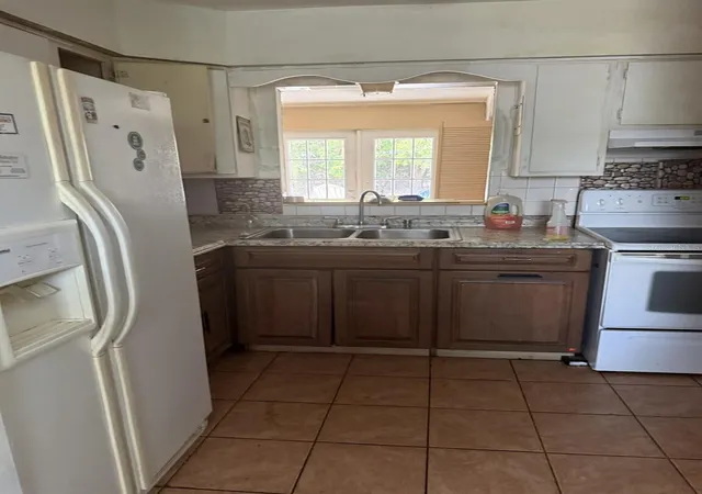 4th image of 2509 25Th Ave W, Bradenton, FL 34205 | MLS# A4697347