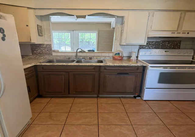 5th image of 2509 25Th Ave W, Bradenton, FL 34205 | MLS# A4697347