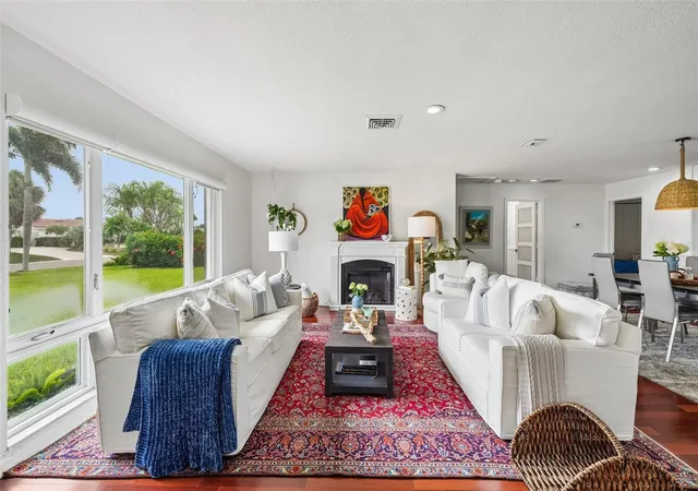 Photo 4 of Single family home for sale at 4379 44th Street S, St Petersburg, FL 33711 | MLS# TB8520192 | Listing updated on 2026-10-02