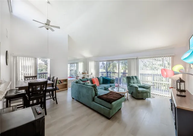 Listing Photo 3 - Condo for sale in building located at 722 White Pine Tree Rd, VENICE, FL 34285 - Unit #82
