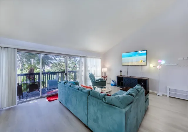 Listing Photo 4 - Condo for sale in building located at 722 White Pine Tree Rd, VENICE, FL 34285 - Unit #82