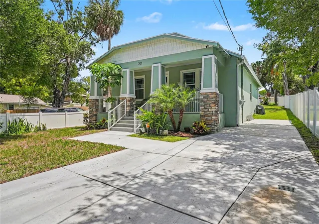 Photo 3 of Single family home for sale at 701 E Hollywood St, Tampa, FL 33604 | MLS# TB8520199 | Listing updated on 2026-07-19