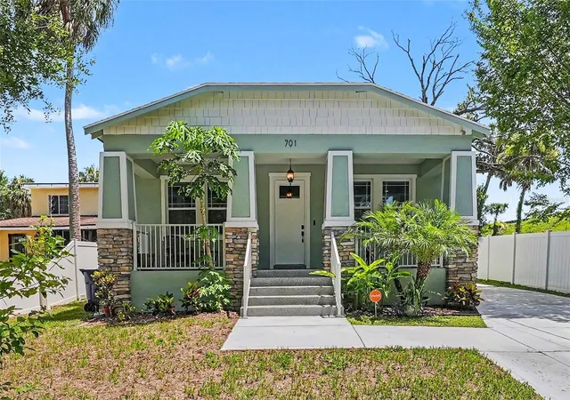 Photo 4 of Single family home for sale at 701 E Hollywood St, Tampa, FL 33604 | MLS# TB8520199 | Listing updated on 2026-07-19