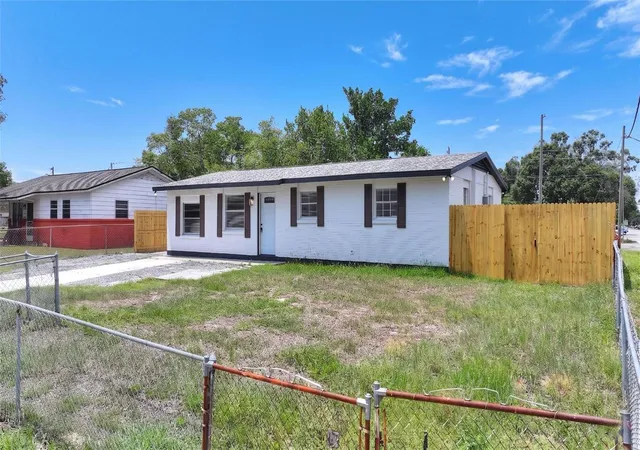 Photo 3 of Single family home for sale at 8204 Allamanda Ave, Tampa, FL 33619 | MLS# TB8520209 | Listing updated on 2026-10-06