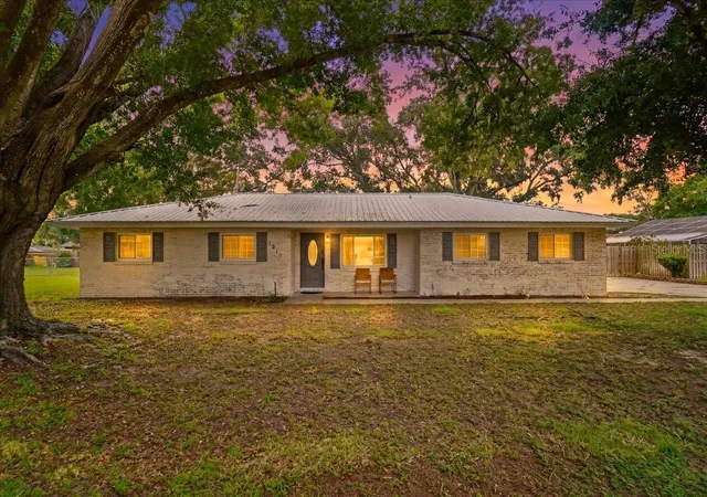 Homes for sale in Auburndale, FL | 1210 Carol Ave, Auburndale, FL 33823 | MLS# L4962846