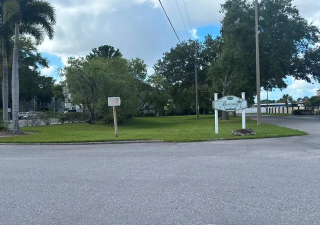 Homes for sale in Largo, FL | 7298 Ulmerton Road, Largo, FL 33771 | Houzeo
