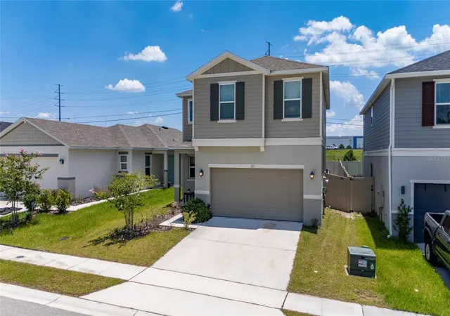 Photo 3 of Single family home for sale at 211 Ash Way, Auburndale, FL 33823 | MLS# S5152065 | Listing updated on 2026-10-03