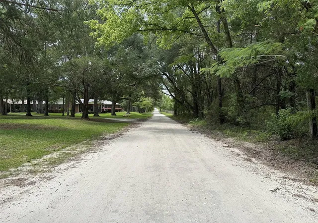 Photo 3 of Manufactured home for sale at 367 Sw Kinard Ct, Fort White, FL 32038 | MLS# OM726838 | Listing updated on 2026-10-03