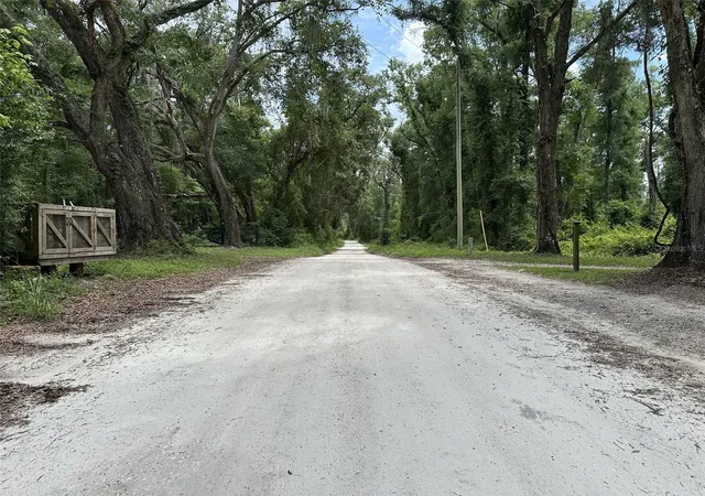 Photo 3 of Manufactured home for sale at 367 SW Kinard Ct, Fort White, FL 32038 | MLS# OM726838 | Listing updated on 2026-10-03