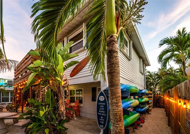 Listing Photo 5 - Condo for sale in building located at 1120 Gulf Blvd, ENGLEWOOD, FL 34223