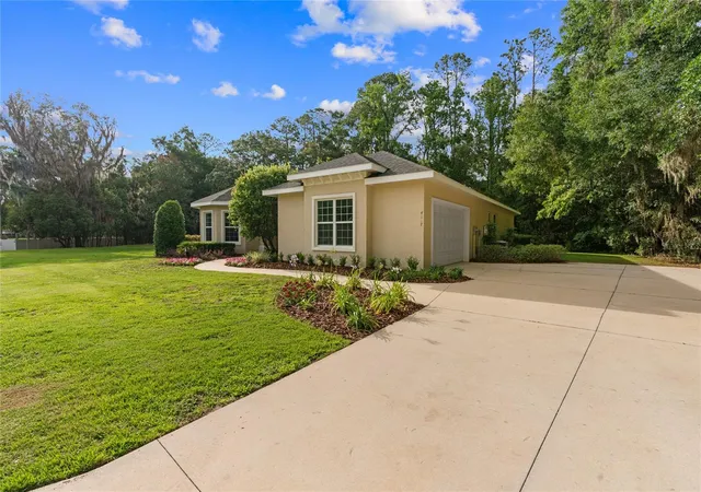 Photo 3 of Single family home for sale at 4117 Se 21st Street, Ocala, FL 34471 | MLS# OM726839 | Listing updated on 2026-07-22