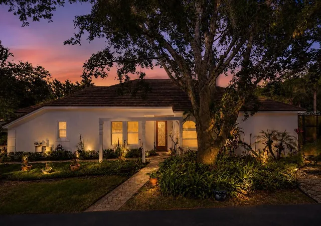 Photo 2 of Single family home for sale at 5204 Green Forest Ct, Tampa, FL 33647 | MLS# TB8520236 | Listing updated on 2026-08-15