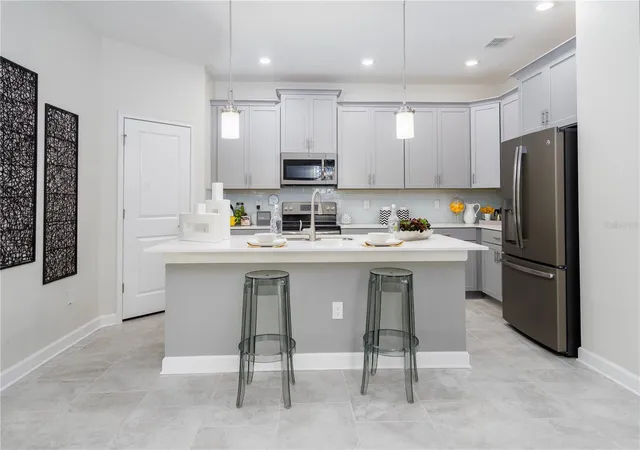 3rd image of 2220 Barrington Loop, Davenport, FL 33837 | MLS# O6417724