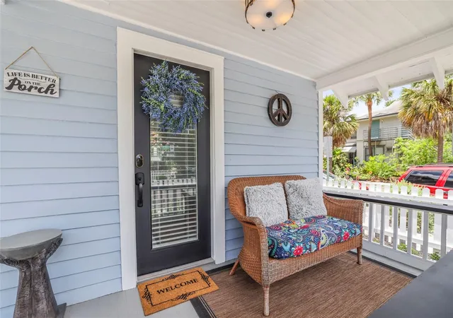Photo 3 of Single family home for sale at 634 6th Street N, Saint Petersburg, FL 33701 | MLS# TB8520240 | Listing updated on 2026-09-18