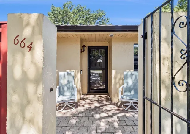 Photo 2 of Townhouse for sale at 664 Clubhouse Rd, Winter Haven, FL 33884 | MLS# P4939078 | Listing updated on 2026-06-20